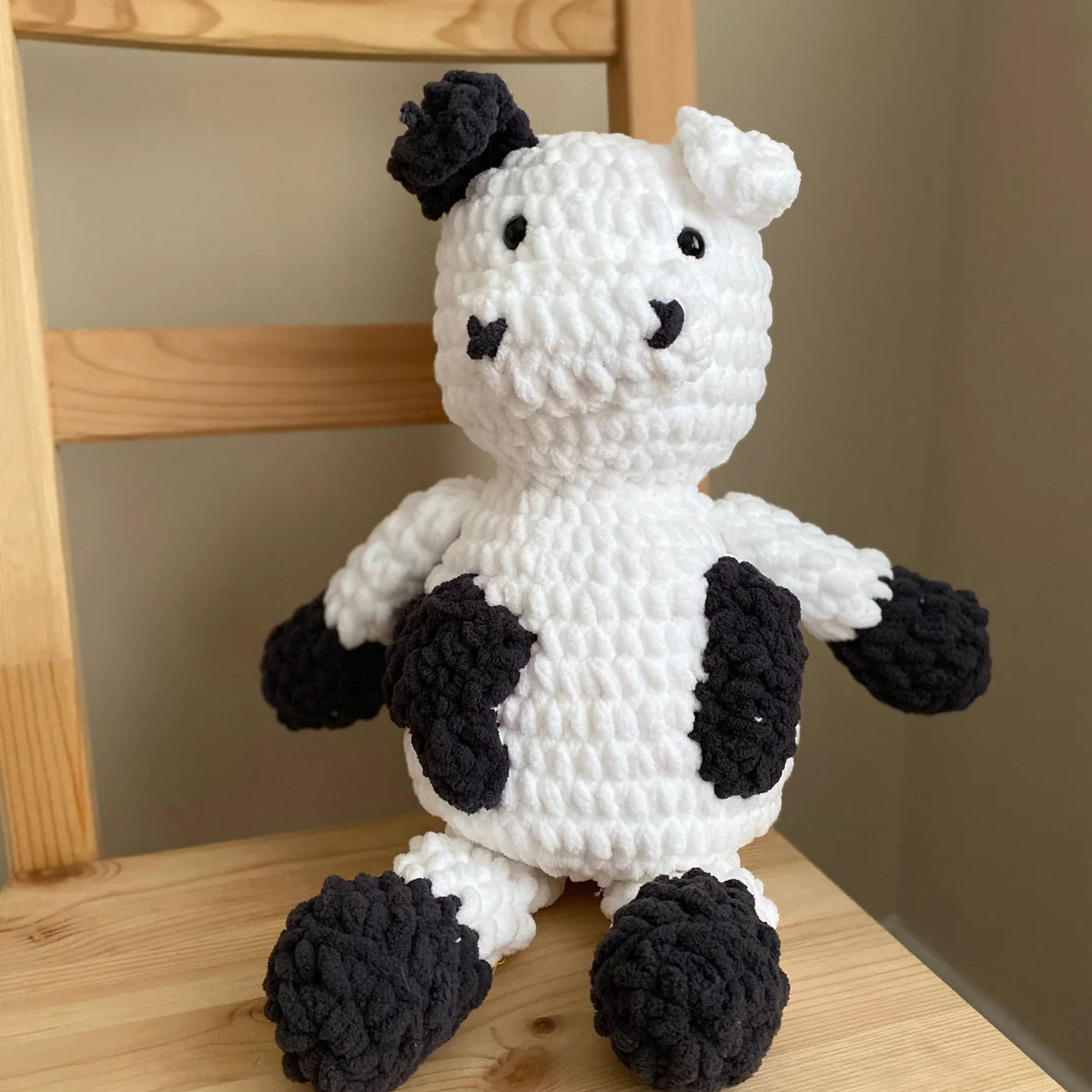 Free Pillow Cow (Crochet) Pattern – Mary Maxim Ltd