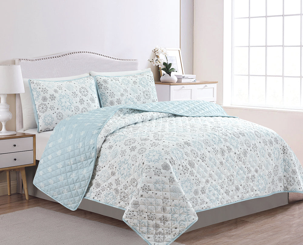 Nova Snowflakes Reversible Quilt Set