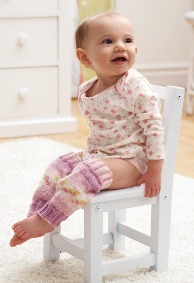 Modèle de tricot gratuit de jambières pour bébé à fleurs