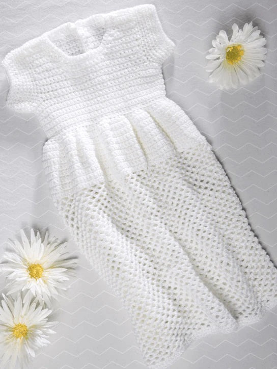 Modèle gratuit de robe de baptême au crochet pour bébé