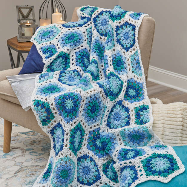 Modèle gratuit de jeté au crochet Hexagon Blues